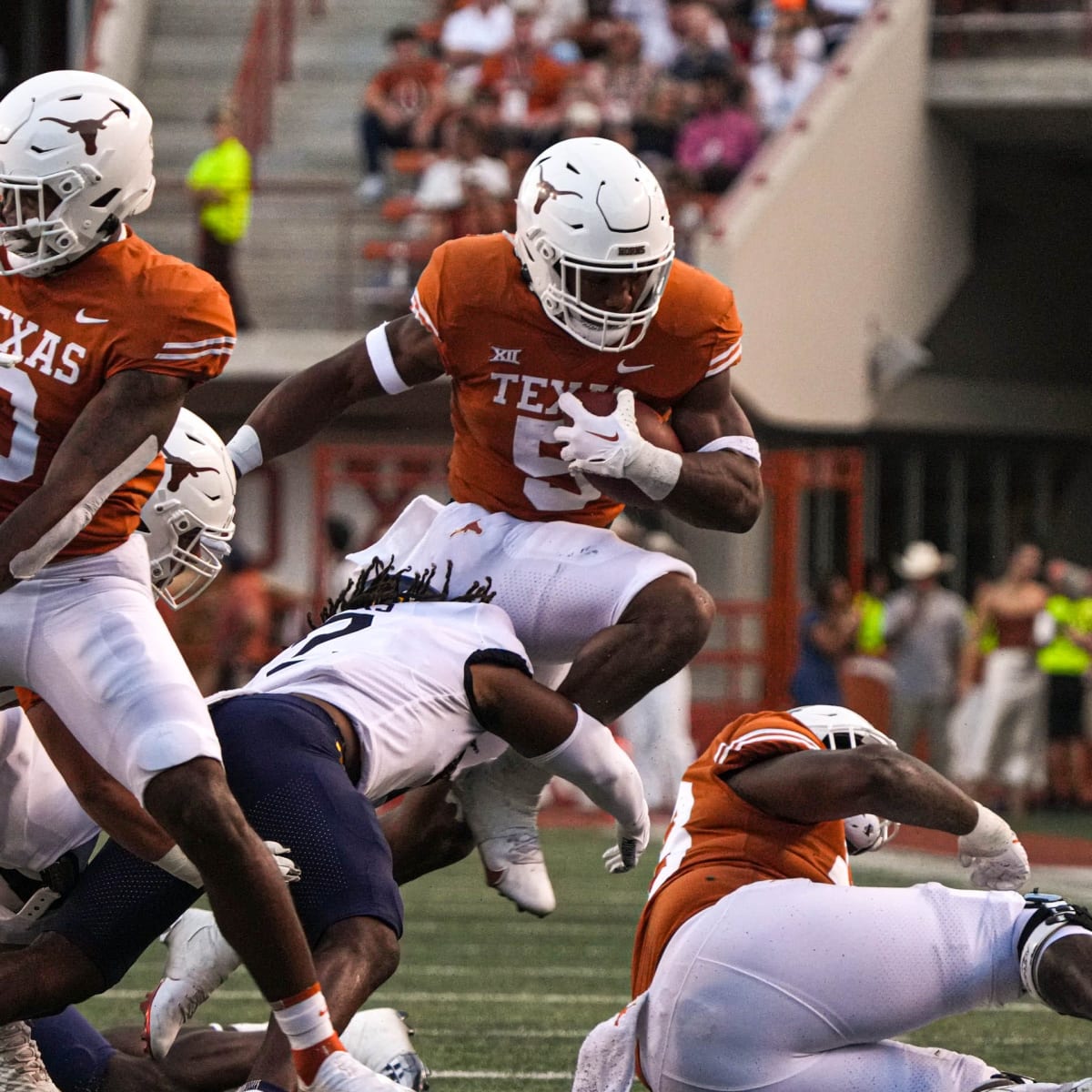 Detroit Lions 2023 NFL mock draft Texas Longhorns Bijan Robinson - Sports  Illustrated Detroit Lions News, Analysis and More