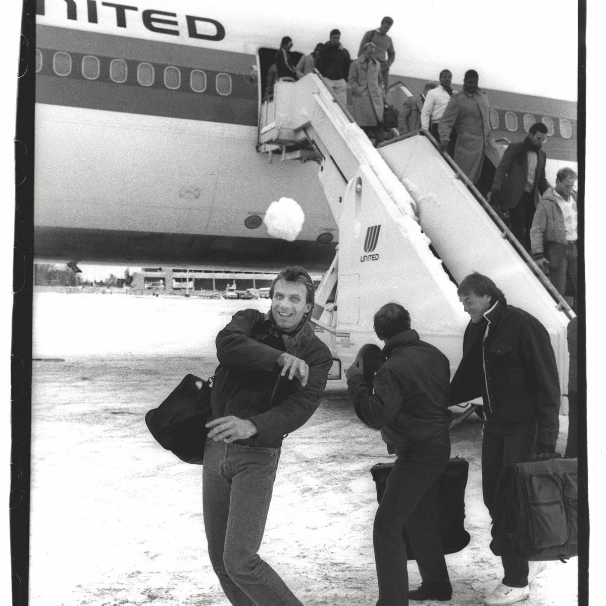 Longtime 49ers photographer Michael Zagaris chronicles Bay Area sports,  music history - CBS San Francisco