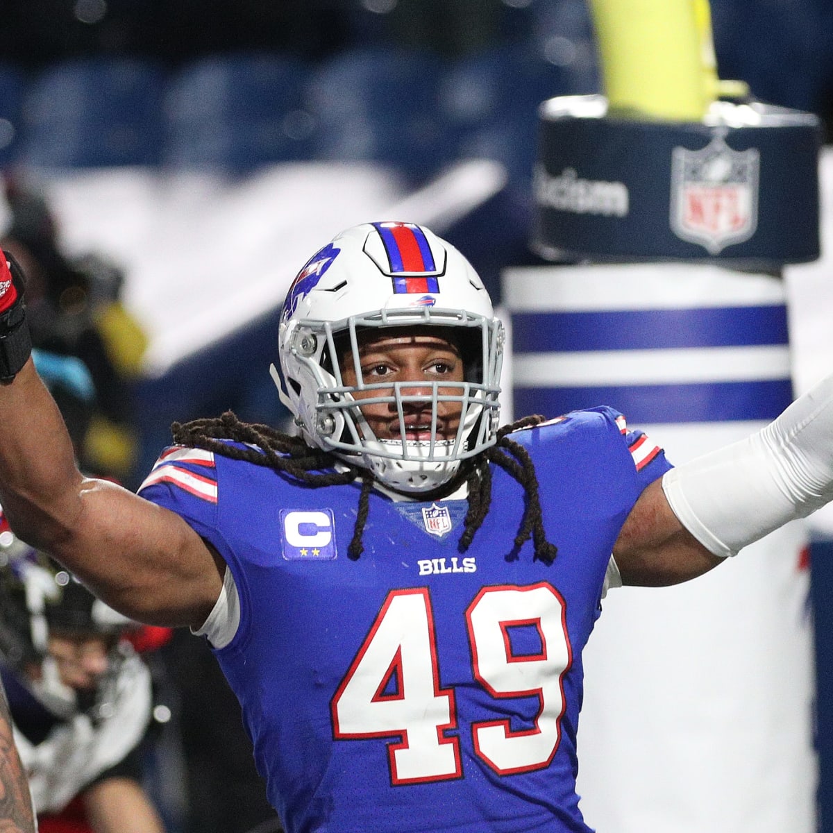 Bills trade up for uber-athletic Tremaine Edmunds