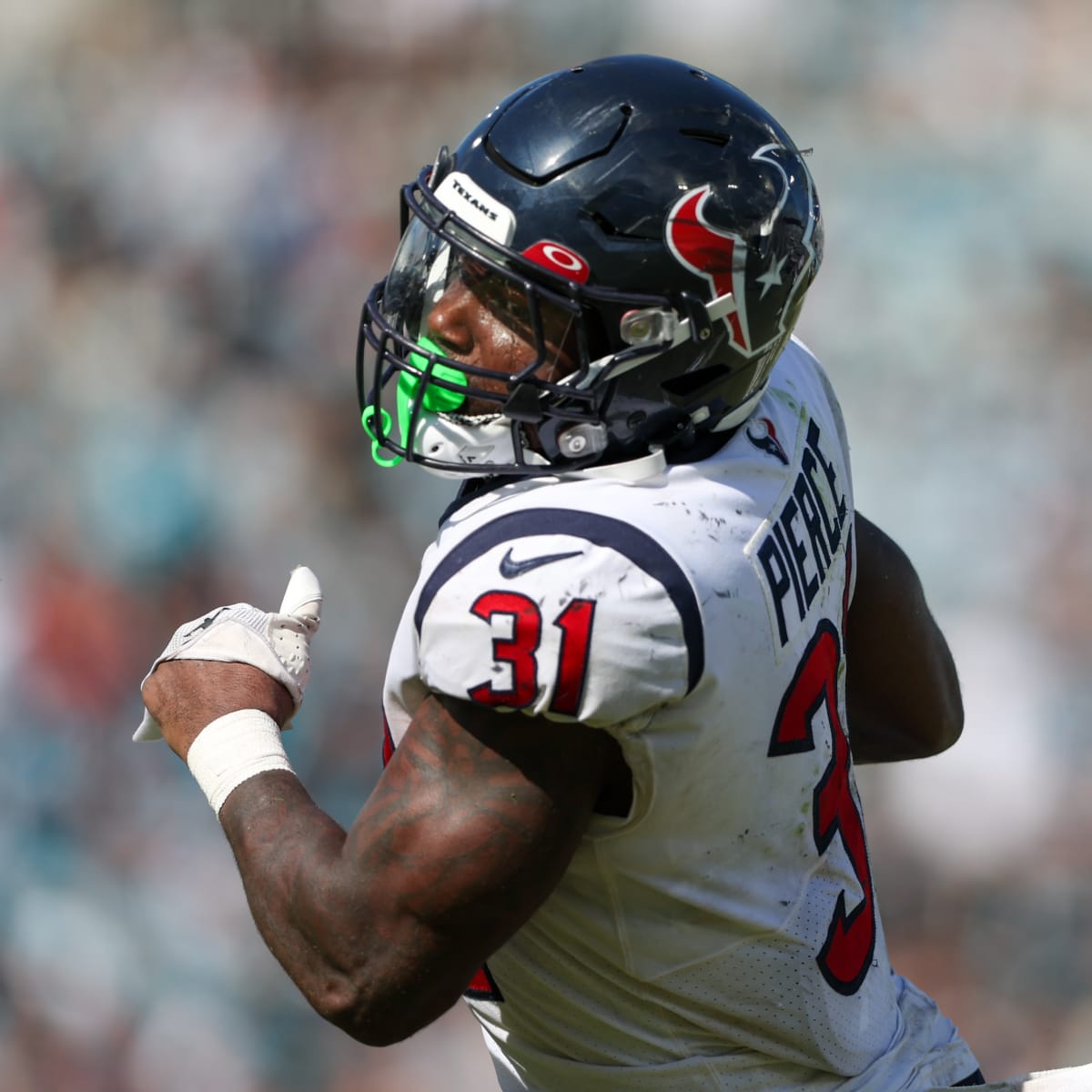 Will second-year Houston Texans prospect Dameon Pierce rush for over 1,000  yards in 2023? 