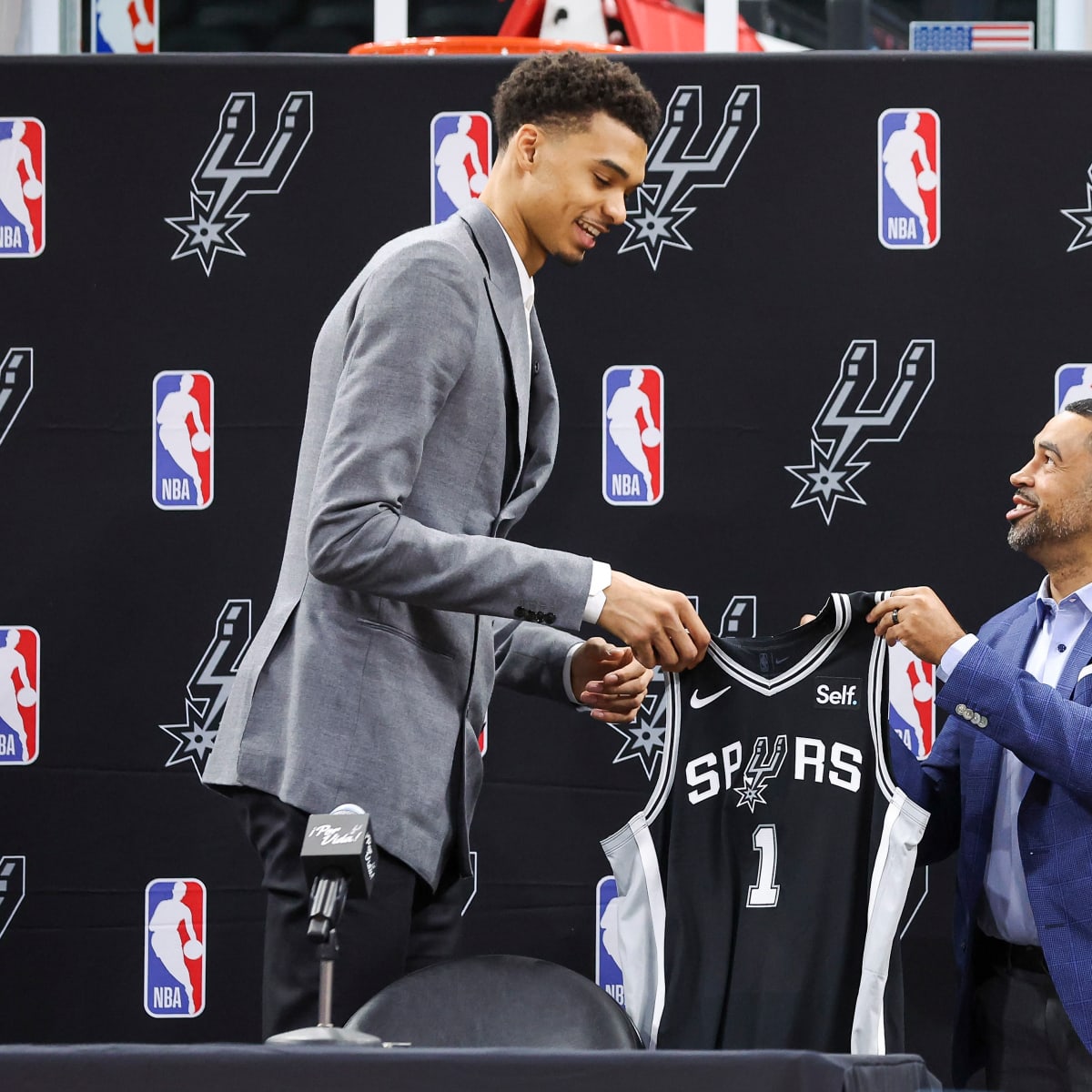 San Antonio Spurs' Devin Vassell Underrated? Jeremy Sochan Chimes In -  Sports Illustrated Inside The Spurs, Analysis and More