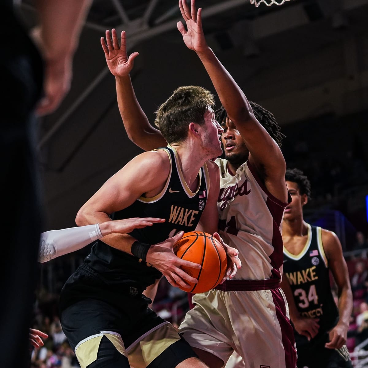 WATCH: Wake Forest's Daivien Williamson hits buzzer-beater to stun Syracuse  in ACC Tournament - Sports Illustrated Wake Forest News, Analysis and More