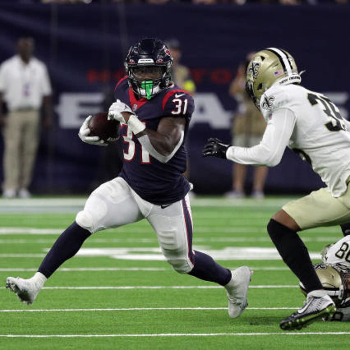 Las Vegas Raiders stopping Texans Dameon Pierce - Silver And Black Pride