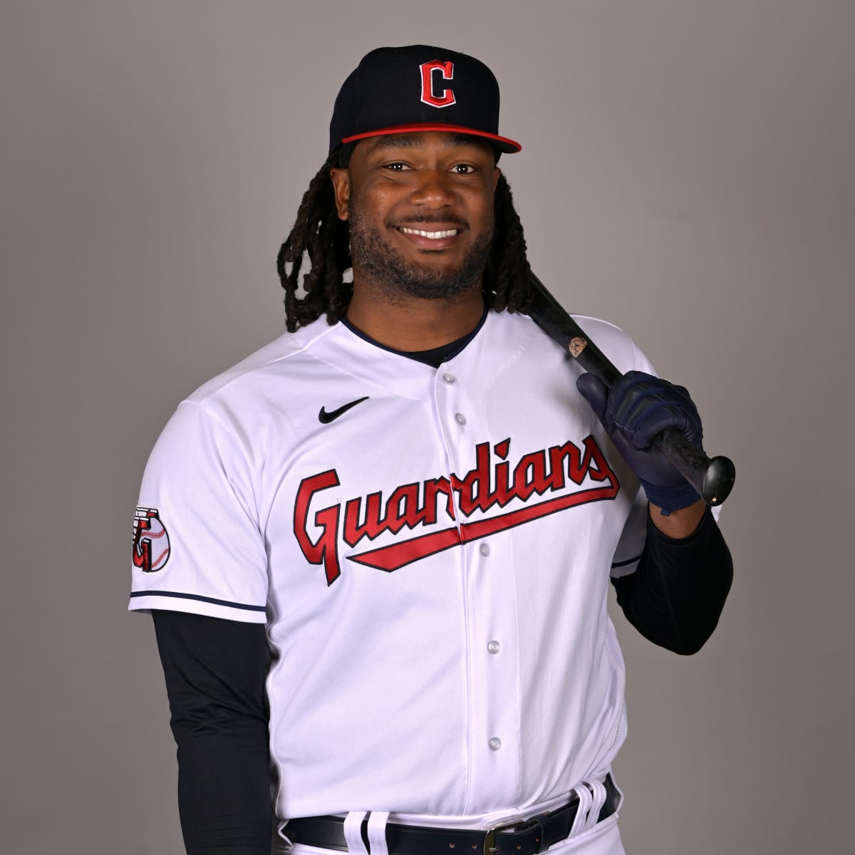 Josh Bell signs with Cleveland Guardians in MLB free agency