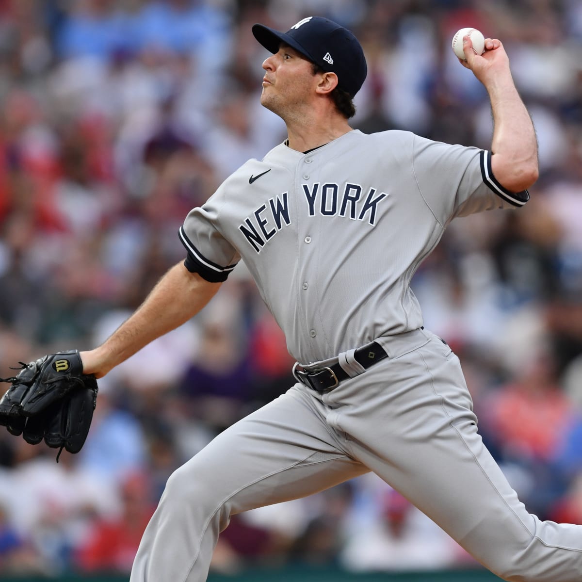Red Sox sign ex-Yankees, Mets reliever 