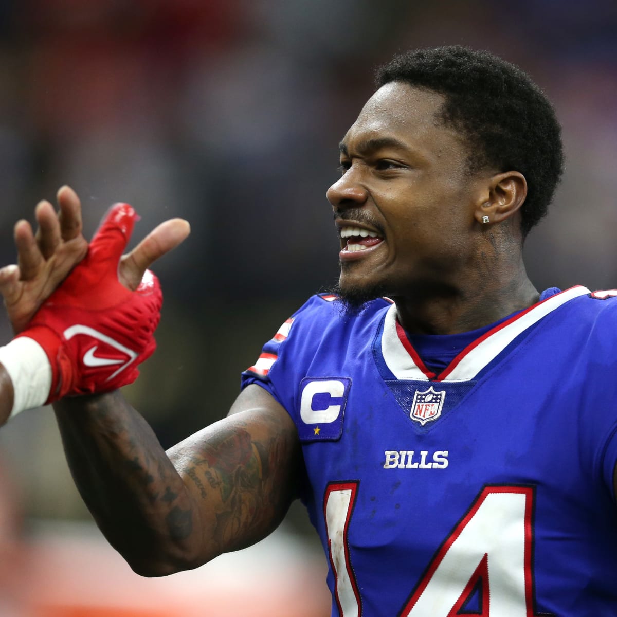 Terps in the NFL: Diggs' 3 touchdowns lead Bills past Dolphins