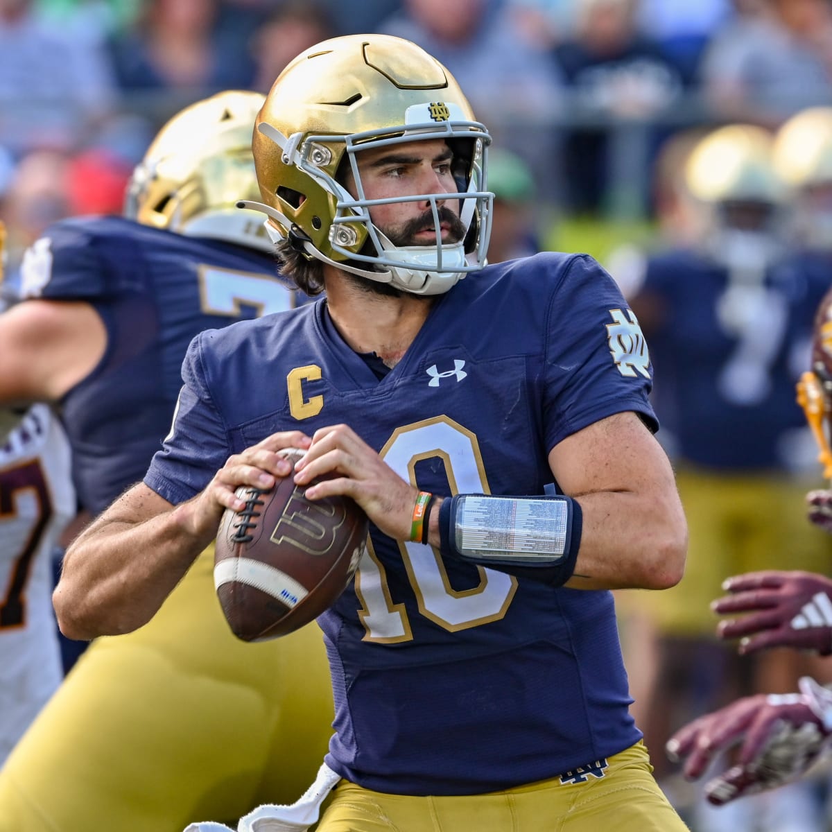 Under Armour Remains Major Player After Re-Signing Notre Dame - Sports  Illustrated FanNation Kicks News, Analysis and More