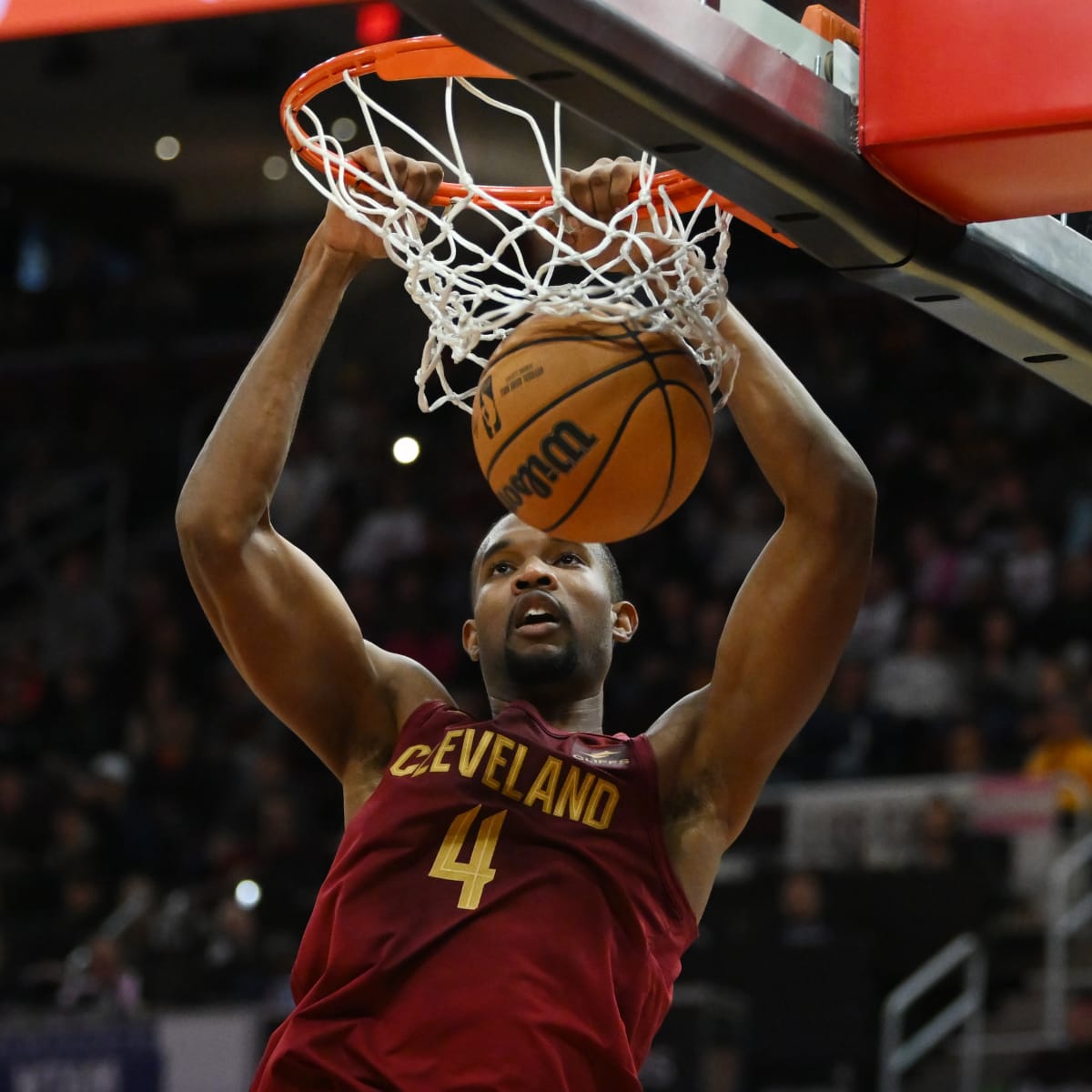 Video: Evan Mobley absolutely bullies Hawks defender with poster slam -  Cavaliers Nation