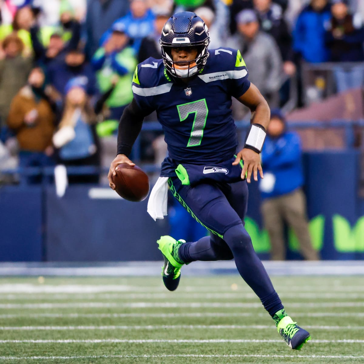 Seattle Seahawks QB Geno Smith Has Respectable Fear, Familiarity with Las  Vegas Raiders Defense - Sports Illustrated Seattle Seahawks News, Analysis  and More