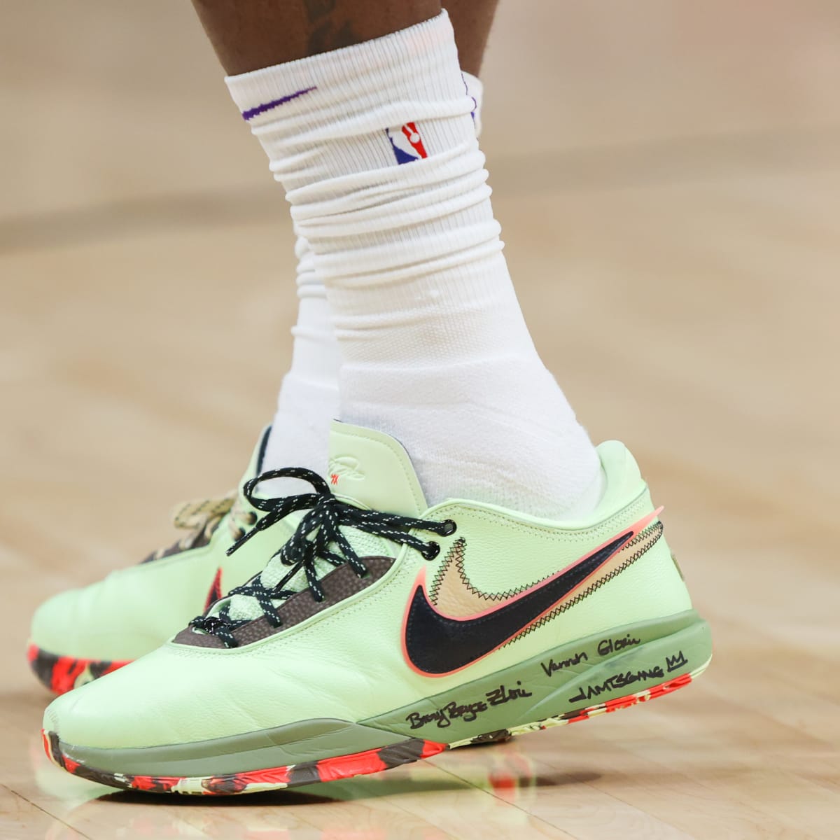 LeBron James Wears Unreleased Shoes in Epic Birthday Game - Sports