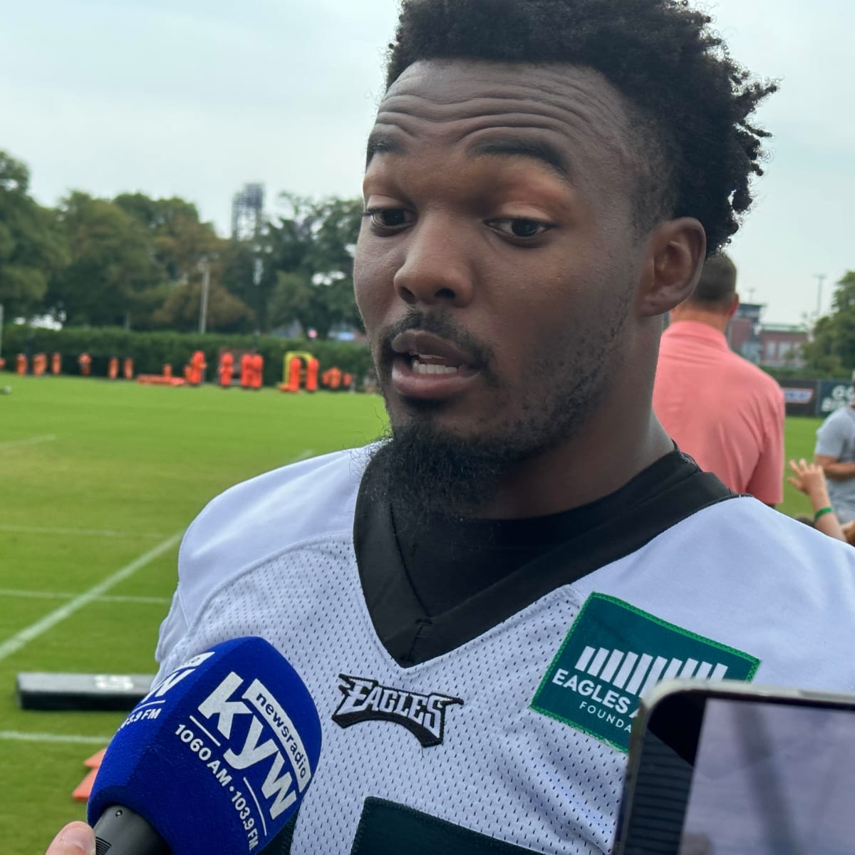 Eagles linebacker reportedly suffers injury while on his honeymoon in  Greece 