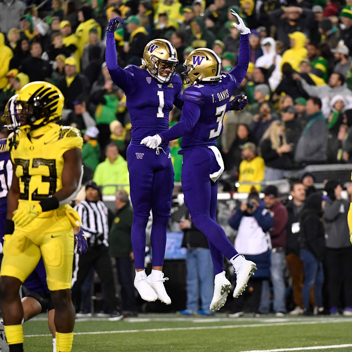 No. 5 Oregon Ducks Clash With No. 3 Washington Huskies in the Pac-12  Championship - Sports Illustrated Oregon Ducks News, Analysis and More