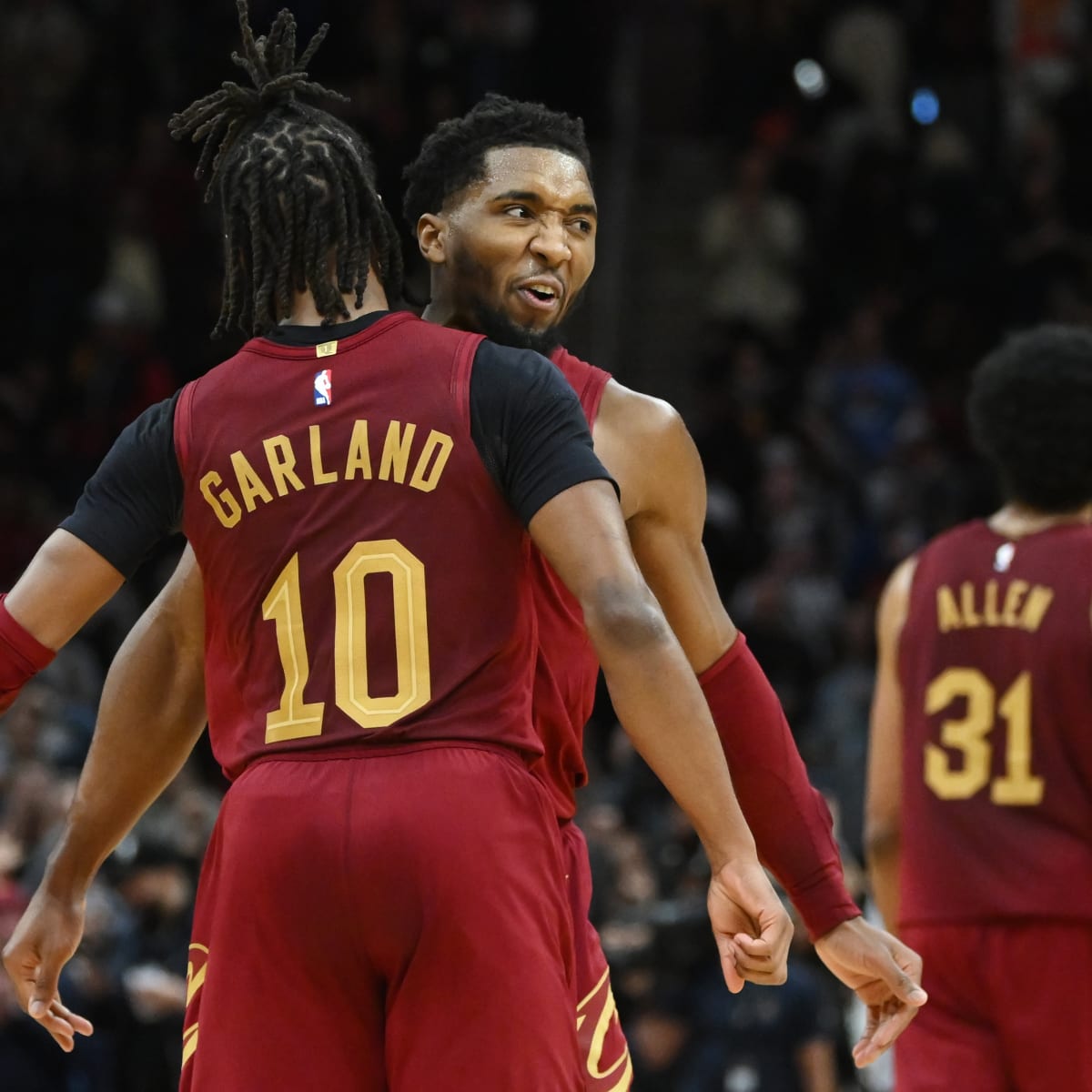 Cavaliers clinch playoff spot with 108-91 win over Rockets - The