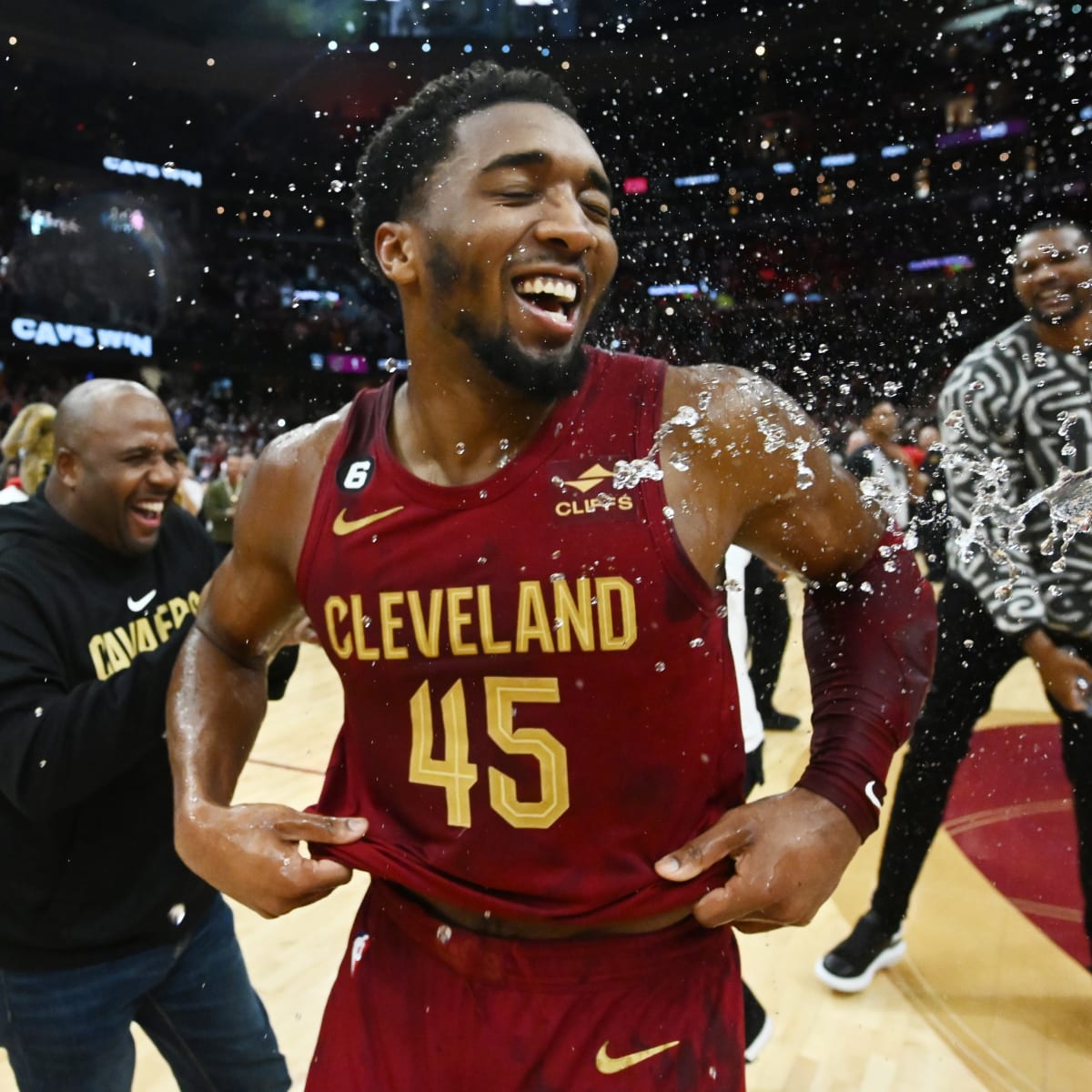 NBA History on X: Donovan Mitchell has become the first player in Cavaliers  Franchise history to record back to back 30+ point games in the first 2  games of the season.  /