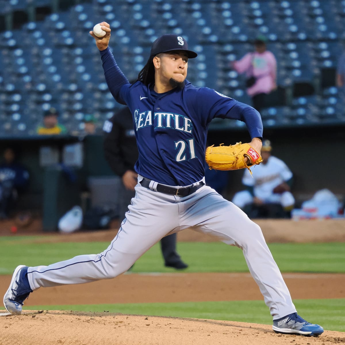 Luis Castillo agrees to huge contract extension with Mariners