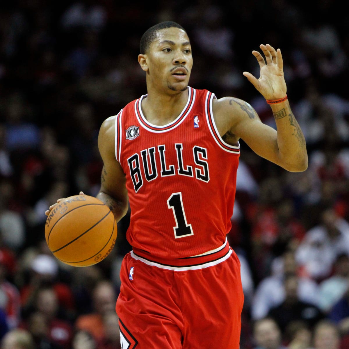Which basketball players wear adidas D Rose 11