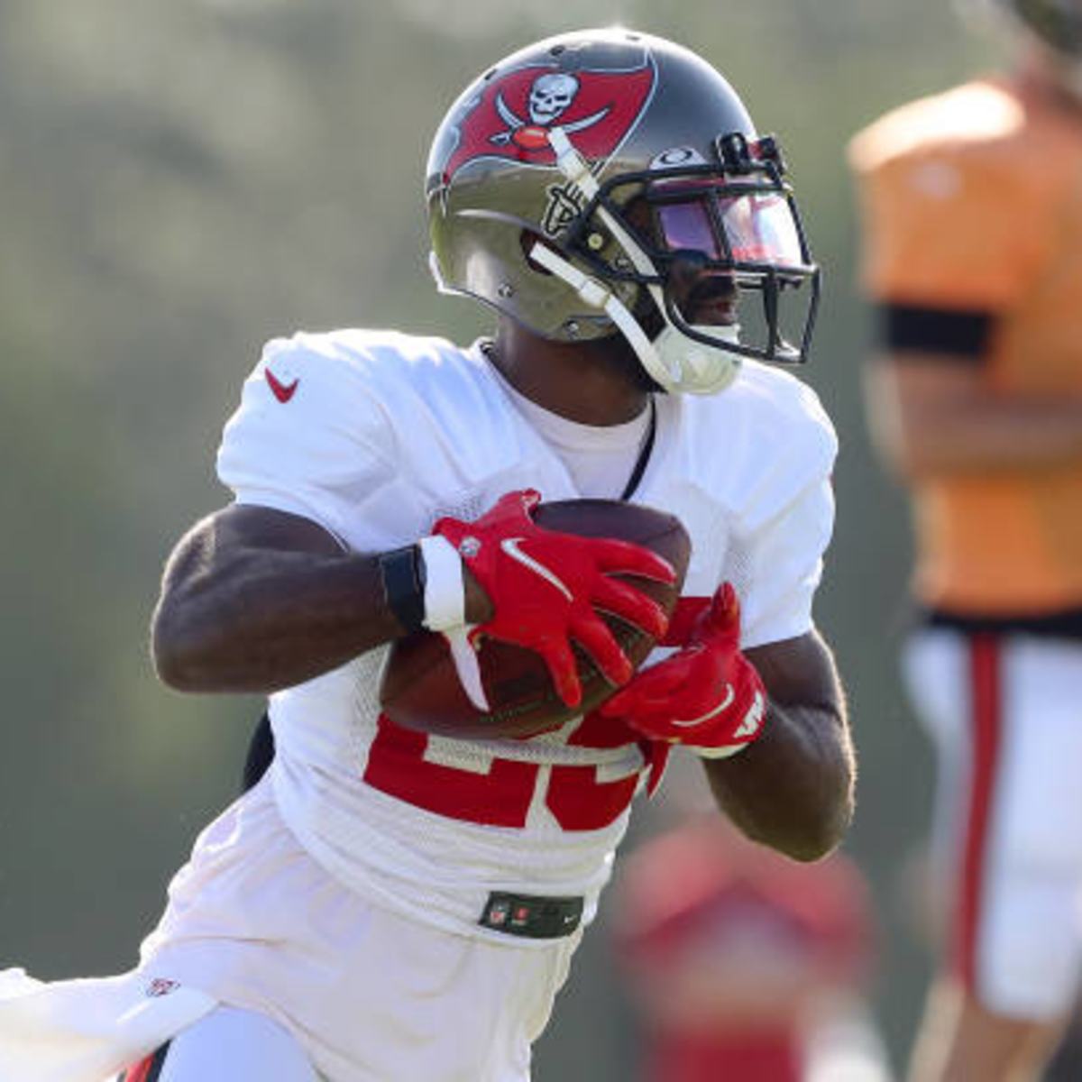 Tampa Bay Buccaneers cornerback Zyon McCollum (27) warms up before a  preseason NFL football game against the Miami Dolphins, Saturday, Aug. 13,  2022, in Tampa, Fla. (AP Photo/Phelan M. Ebenhack Stock Photo - Alamy