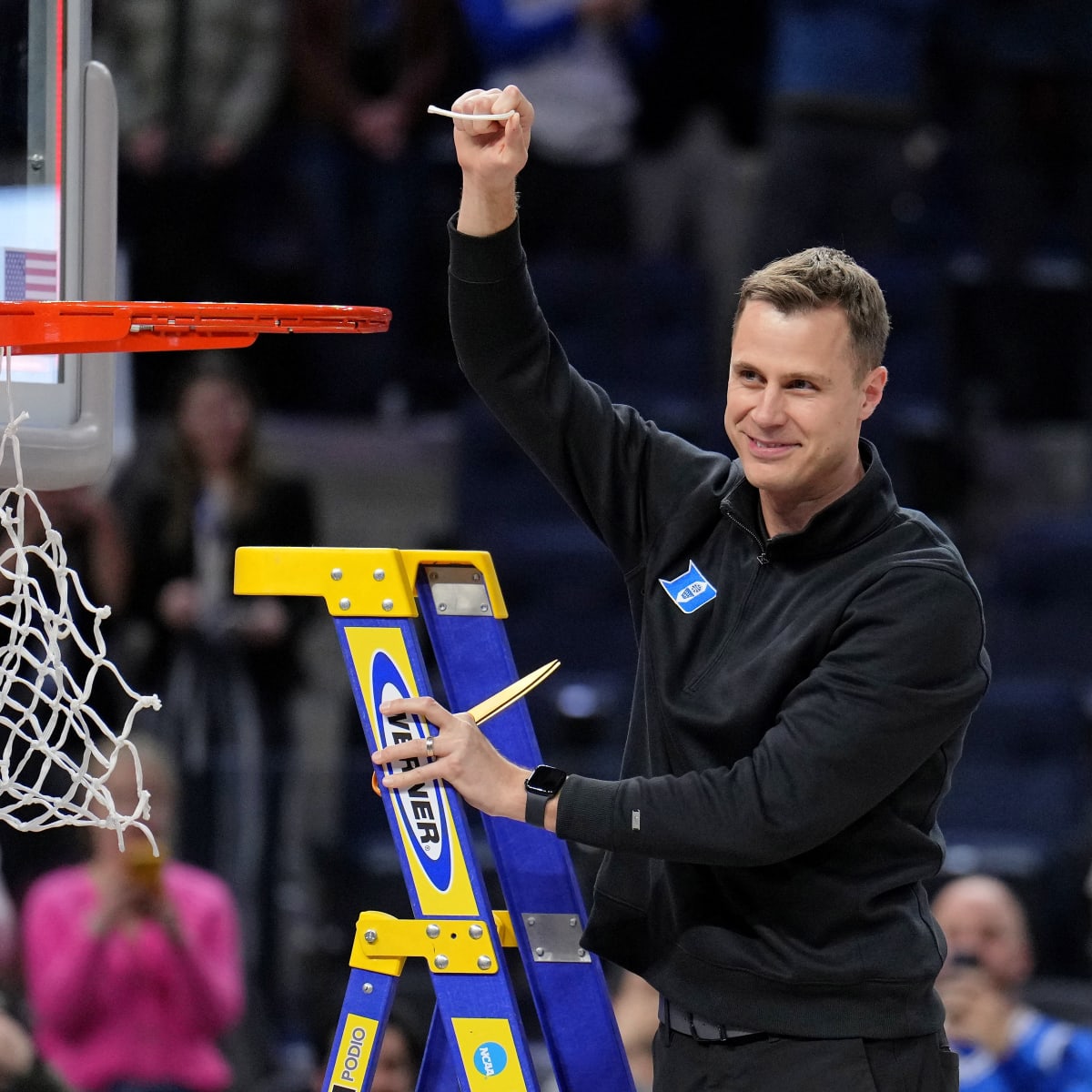 Recruiting roundup: Head coach-in-waiting Jon Scheyer secures top