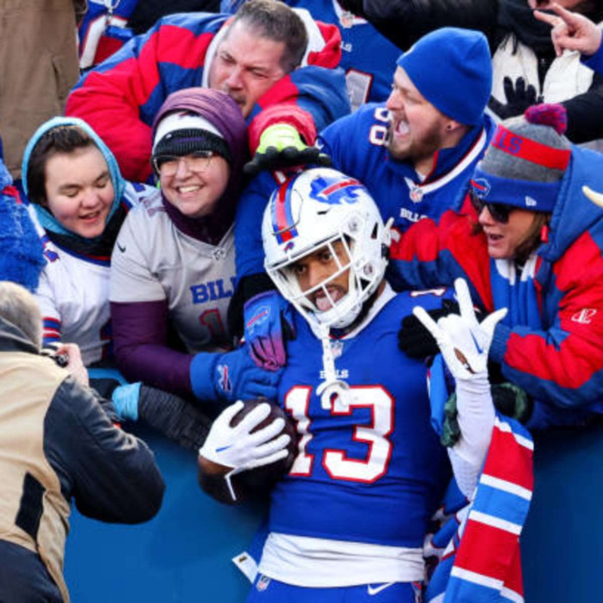 Buffalo Bills WR Khalil Shakir Injured vs. Miami Dolphins - Tracker -  Sports Illustrated Buffalo Bills News, Analysis and More