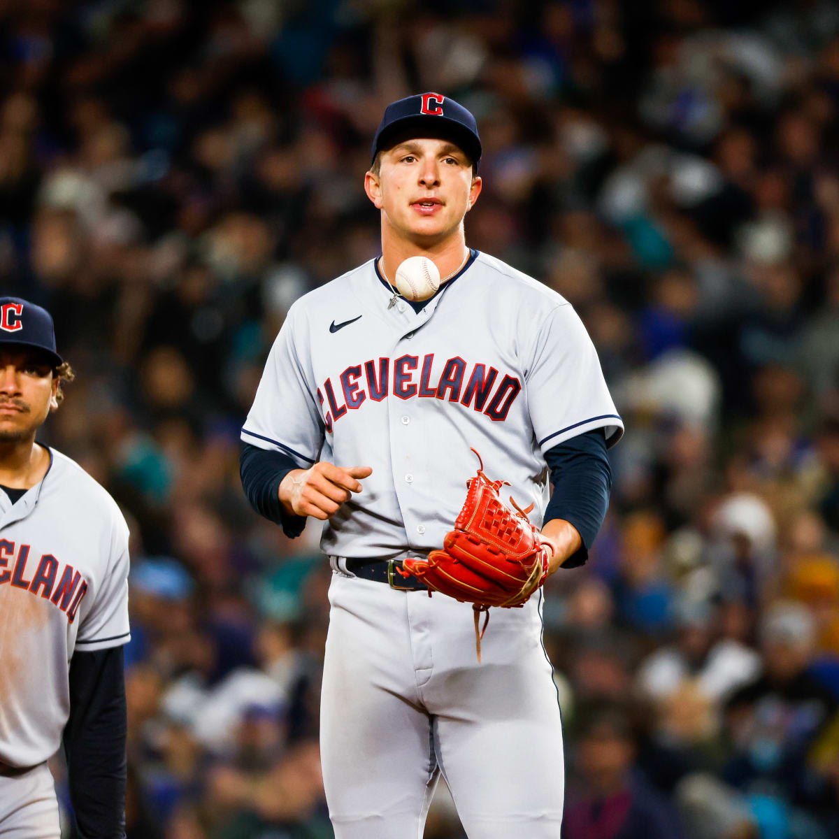 WATCH: Guardians pitcher Shane Bieber and wife stop along the way