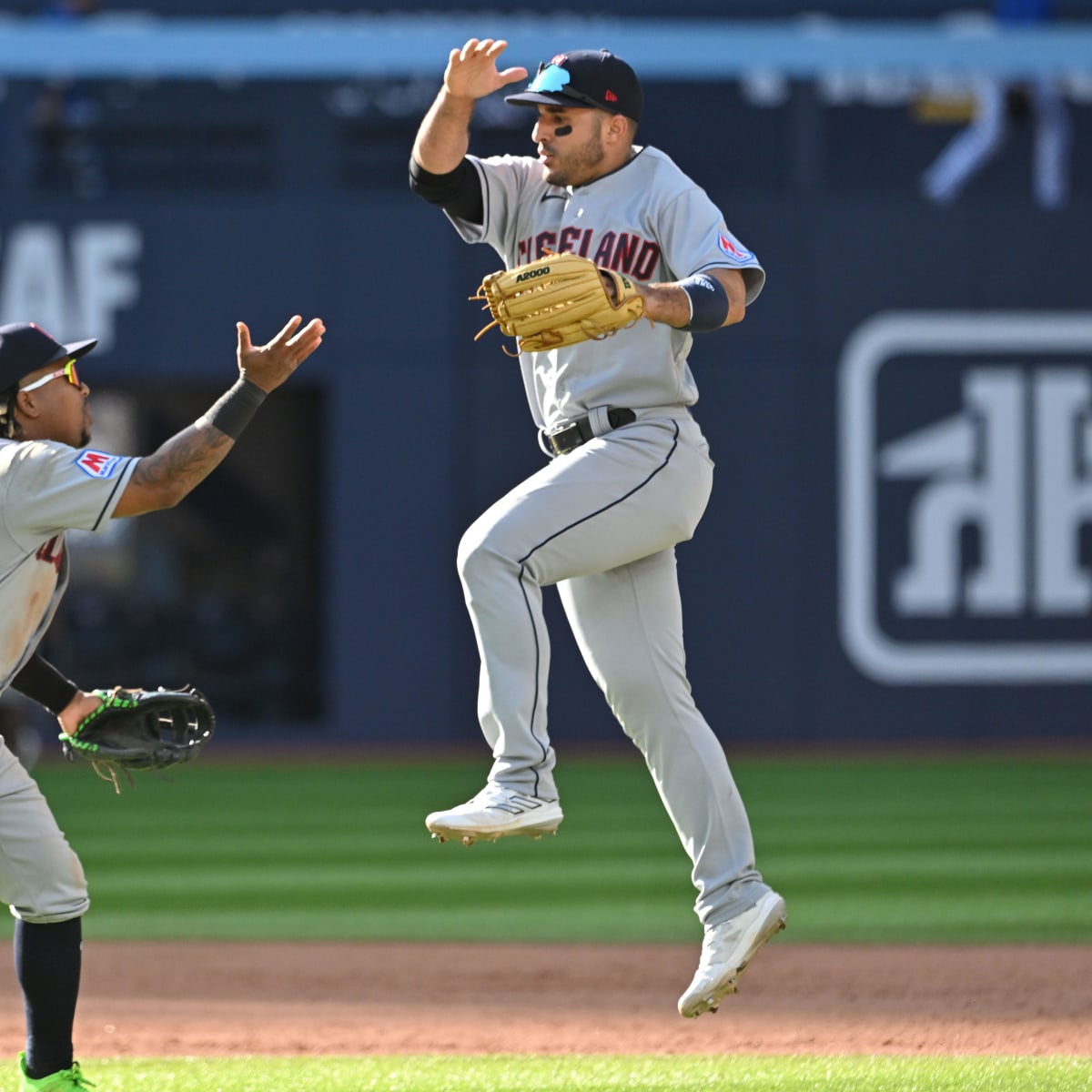 Guardians prey on some 'bad bounces' to take series finale from Blue Jays