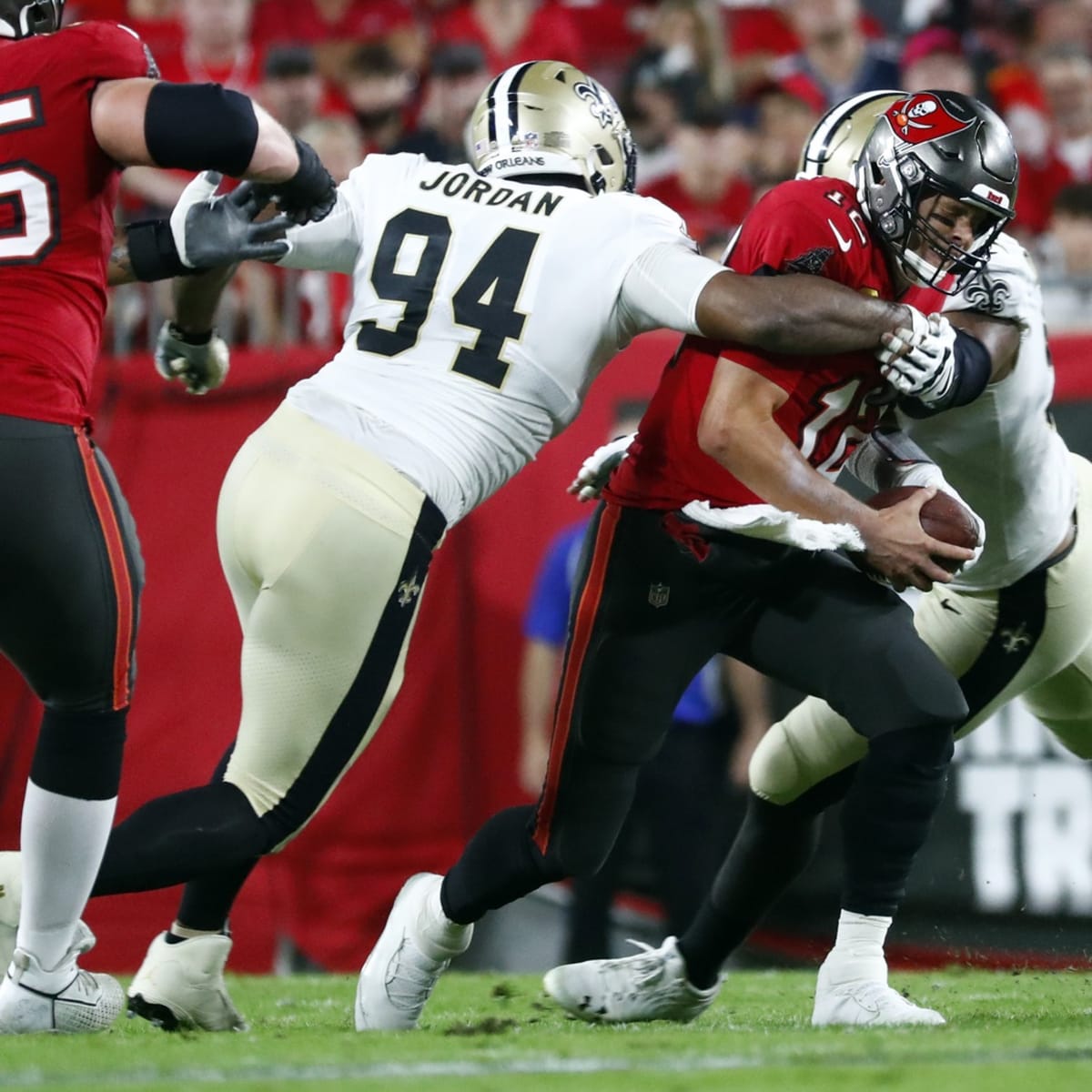 Brady flops against Saints in Bucs' debut