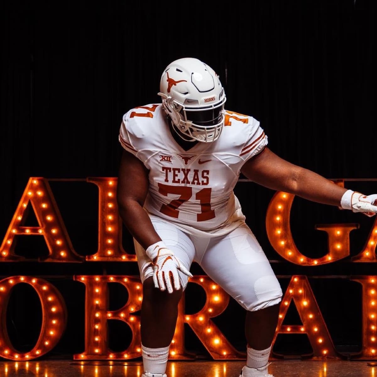 Texas Longhorns Football: Longhorns Rise To No. 9 In SI All-American's 2022  Recruiting Class Rankings - Sports Illustrated Texas Longhorns News,  Analysis and More