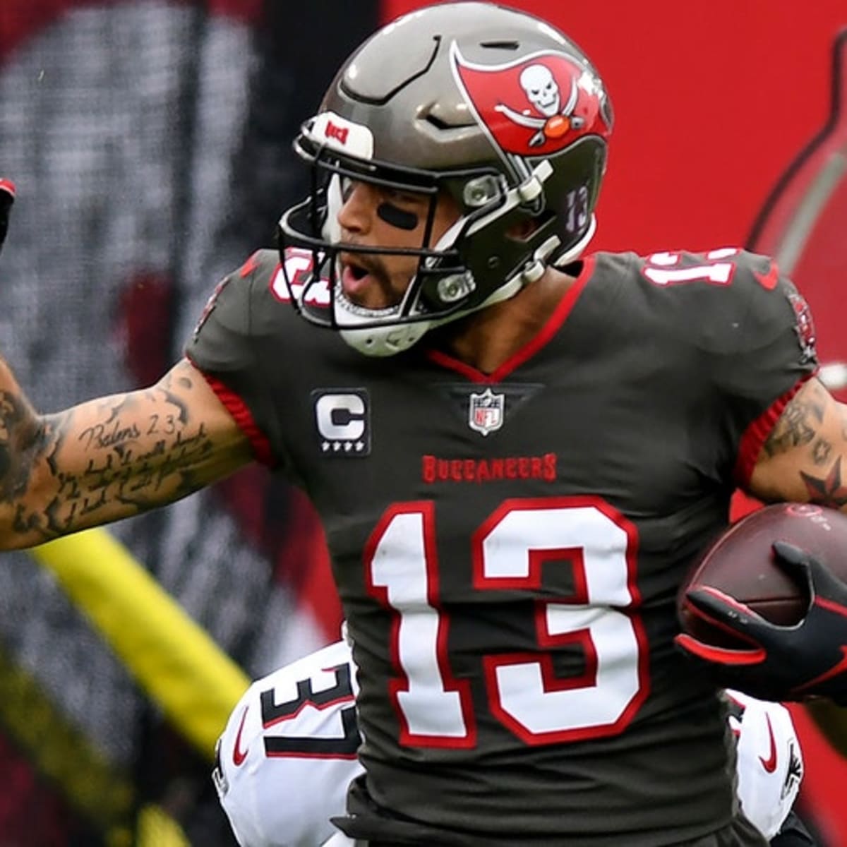 Aggies in the NFL: Check out Mike Evans SWEET pregame fit from Sunday