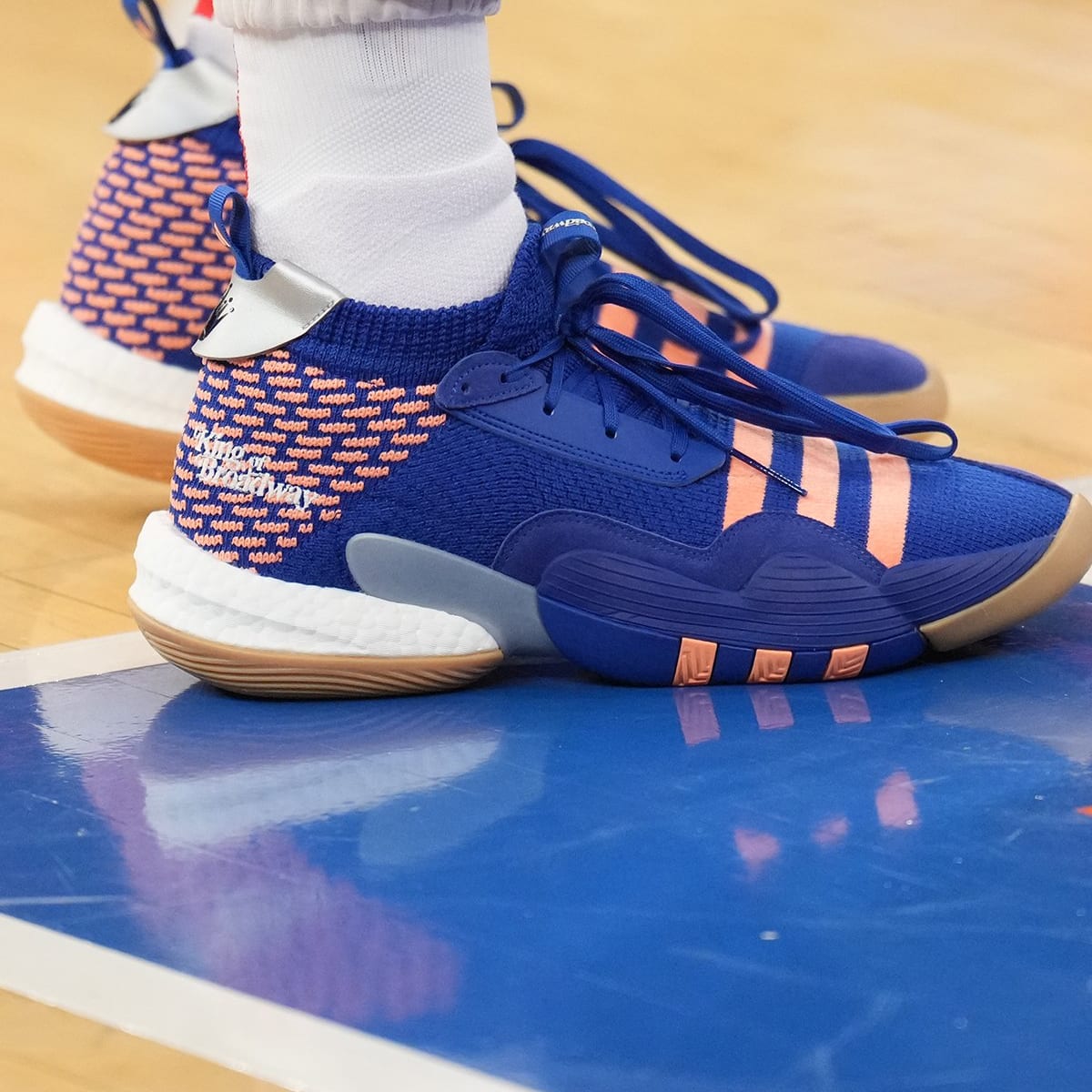 New York Knicks Clap at Trae Young's Shoes - Illustrated FanNation Kicks News, Analysis and More