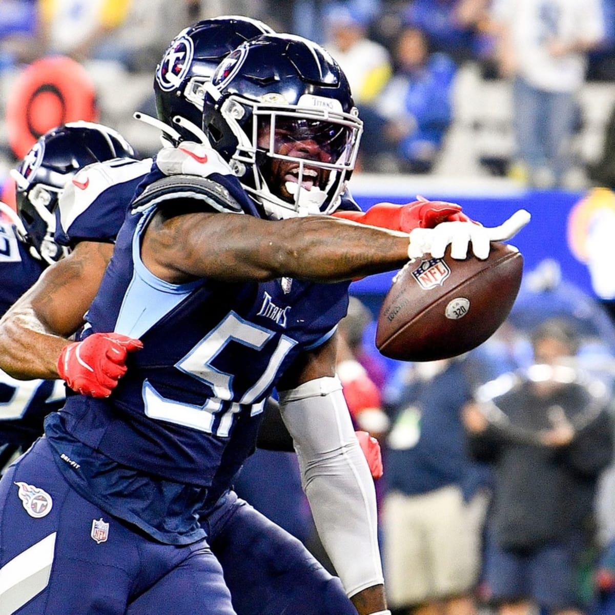 Tennessee Titans linebacker David Long Jr. (51) runs onto the field before  an NFL football game against the Cincinnati Bengals Sunday, Nov. 27, 2022,  in Nashville, Tenn. (AP Photo/Mark Zaleski Stock Photo - Alamy