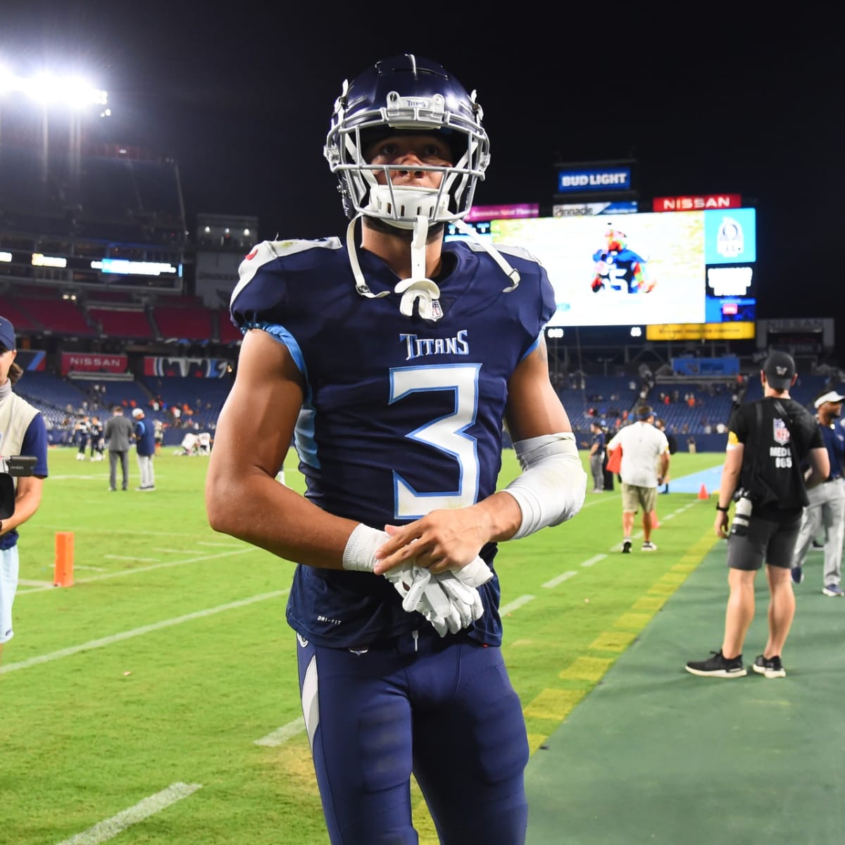 Caleb Farley Approaches Year 2 as His Rookie Season for the Titans - The  New York Times