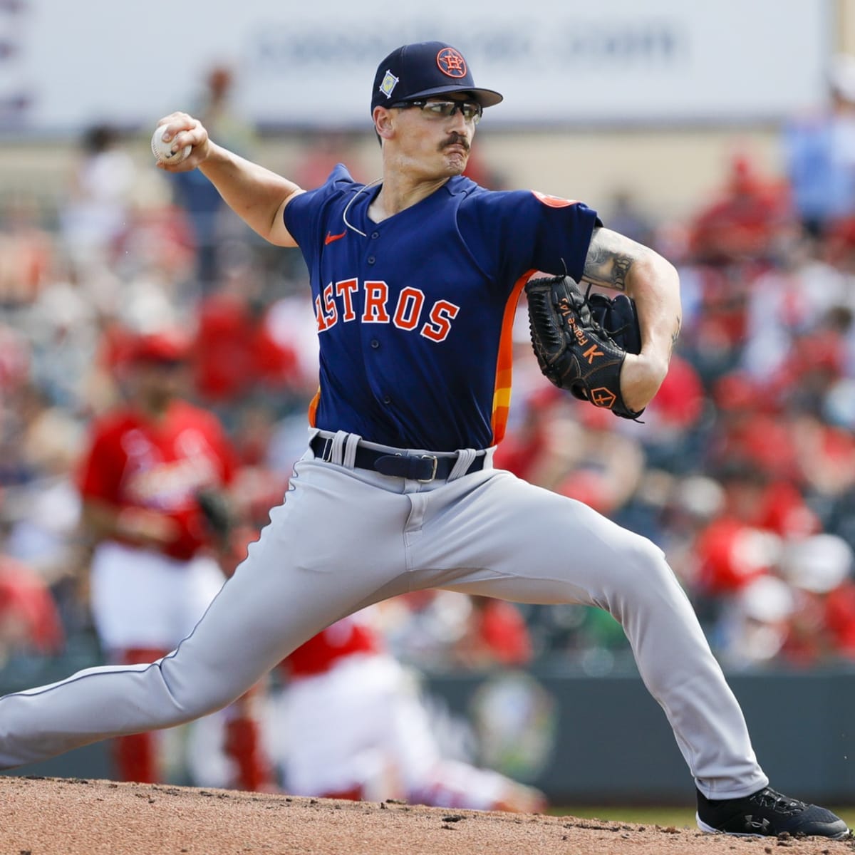 Astros Prospect Pedro León Faces Live Pitching in Spring Training