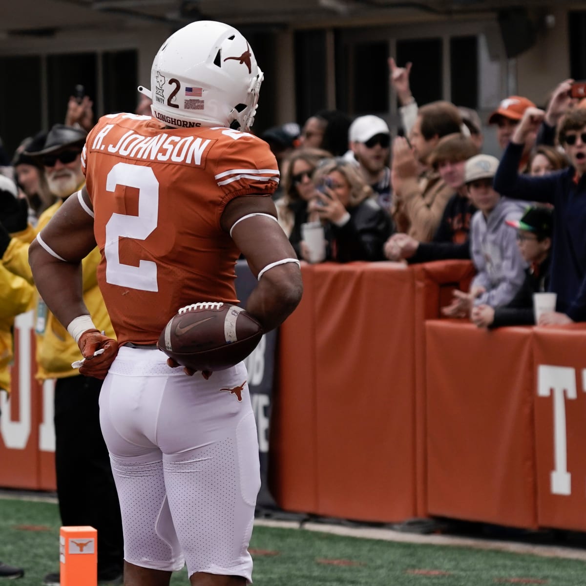 NCAA Football Jersey Texas Longhorns Roschon Johnson #2 College White