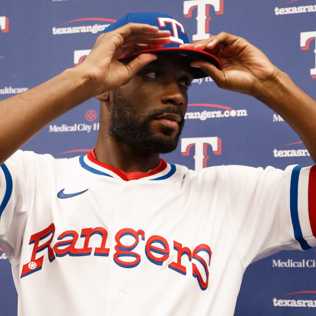 Texas Rangers to Wear 1970s Era Throwback Uniforms on Saturday - Sports  Illustrated Texas Rangers News, Analysis and More