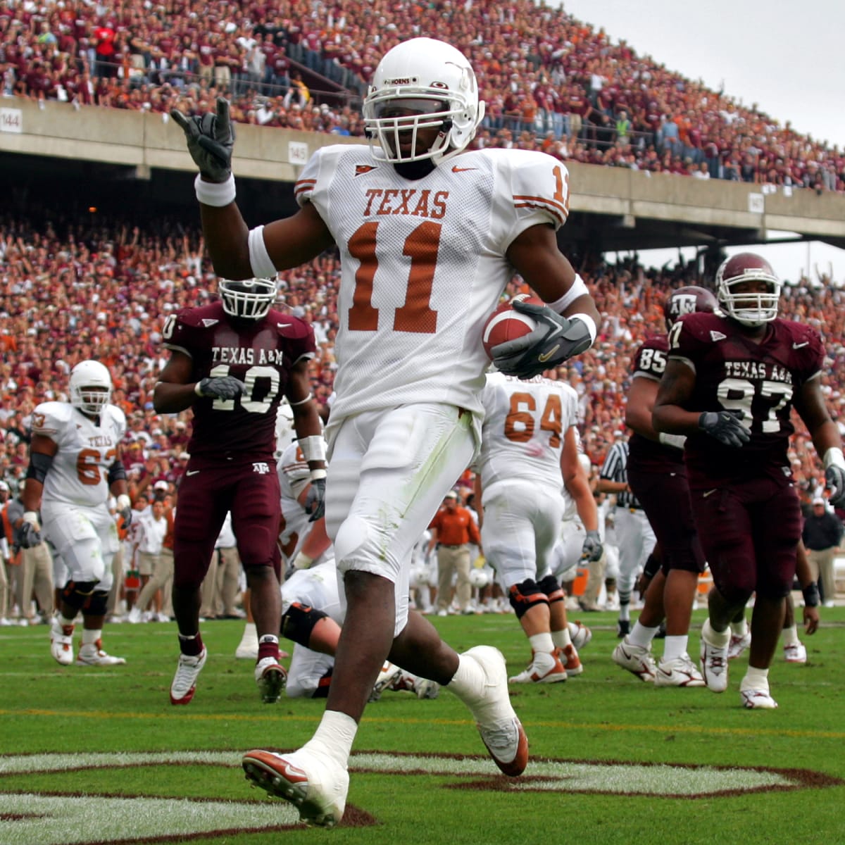 Aggies edge Longhorns in annual renewal of old rivalry