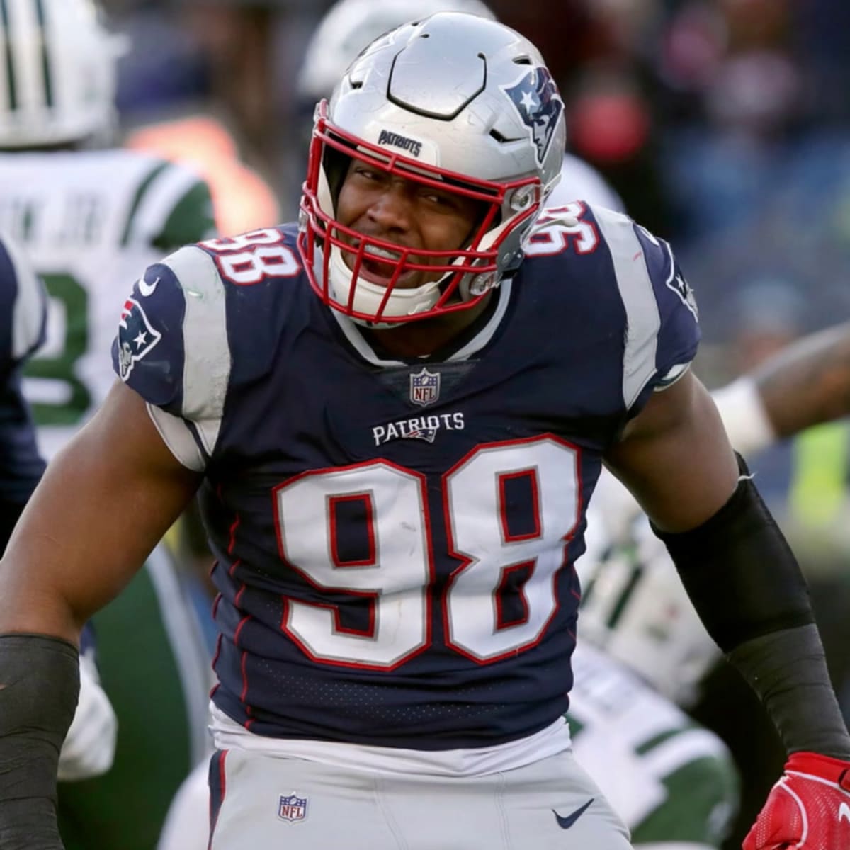 AP source: Dolphins intend to sign DE Trey Flowers