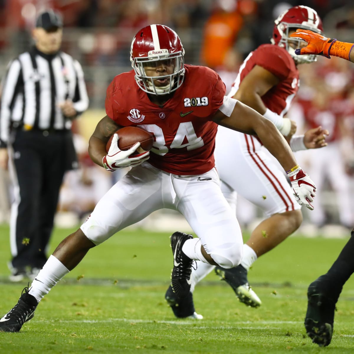 All about Patriots star Damien Harris with stats and contract info