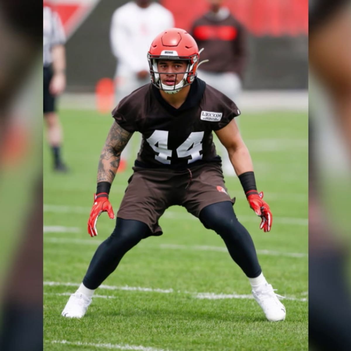 Cleveland Browns linebacker Sione Takitaki runs through a drill during  practice at the NFL football team's training facility Monday, Aug. 24,  2020, in Berea, Ohio. (AP Photo/Ron Schwane Stock Photo - Alamy