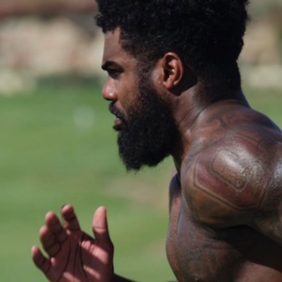 Report: Ezekiel Elliott headed to Cabo amid holdout from training