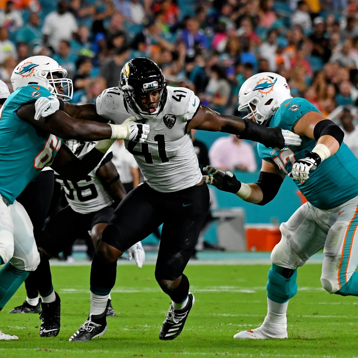 Jaguars DE Josh Allen Leaves First Half With Shoulder Injury - Sports  Illustrated Jacksonville Jaguars News, Analysis and More