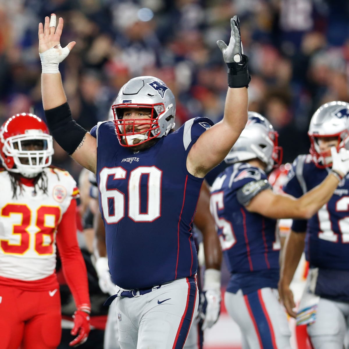 Patriots starting center David Andrews hospitalized with blood