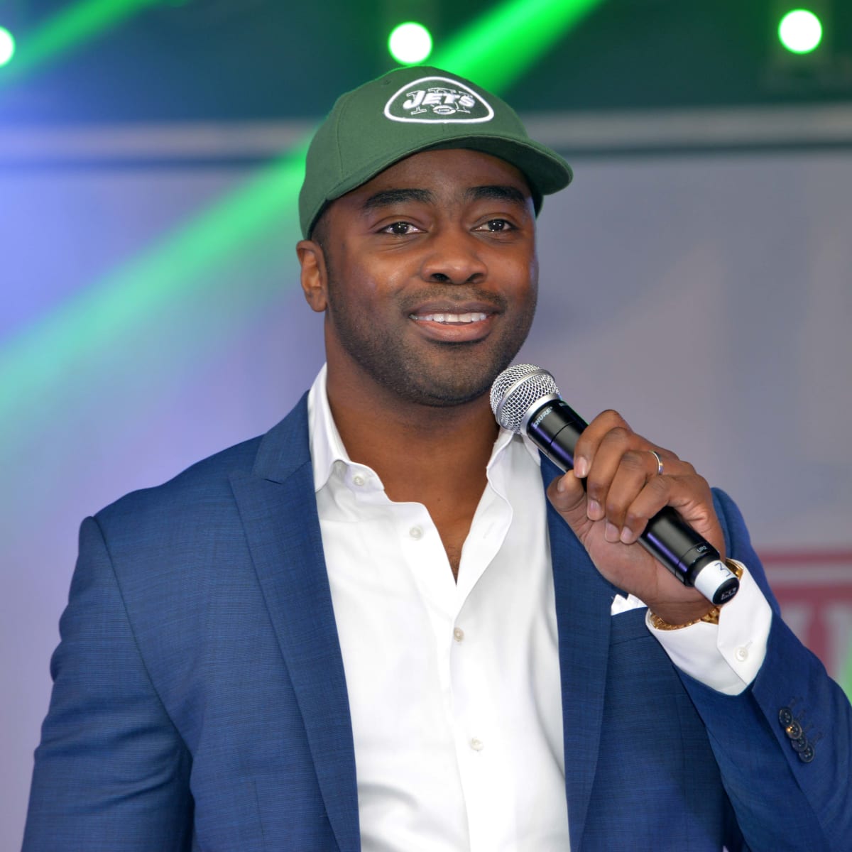 New York Jets Runningback Curtis Martin watches on the sidelines