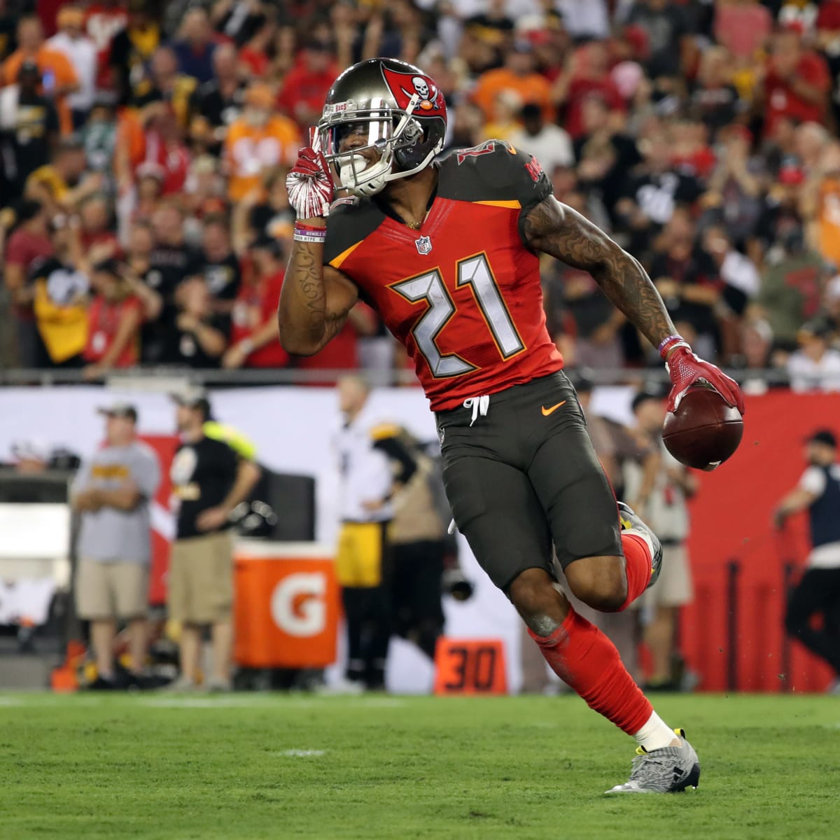 Tampa Bay Buccaneers sign safety Darian Stewart 