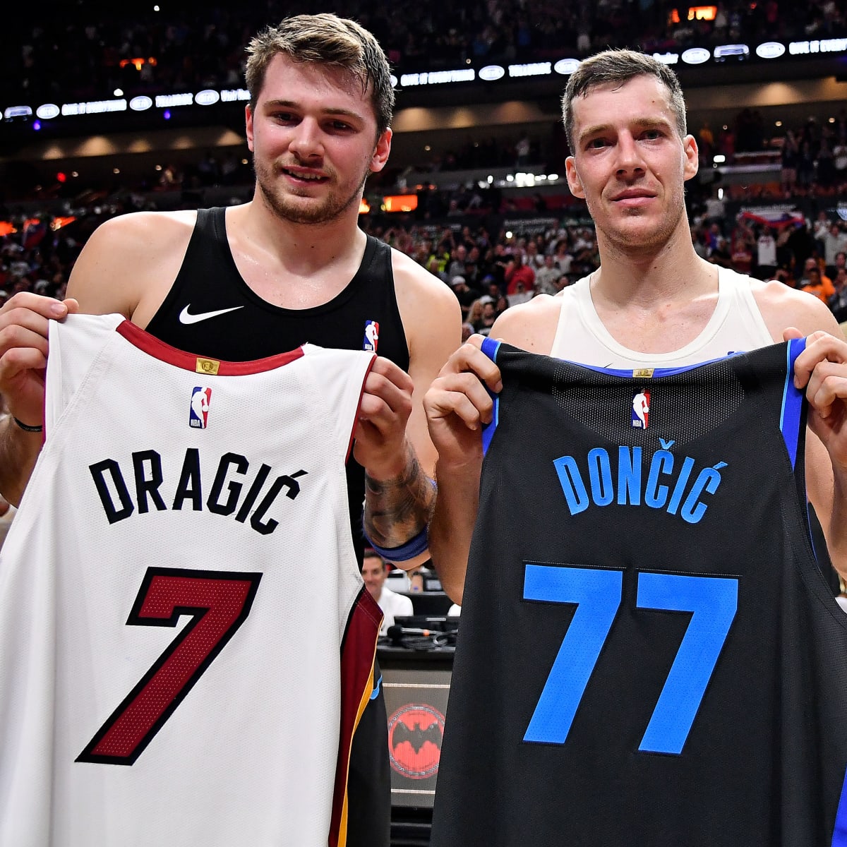 Whitt's End: Mavs To Dallas Cowboys - Luka Doncic Is 'The Next Emmitt' -  Sports Illustrated Dallas Mavericks News, Analysis and More