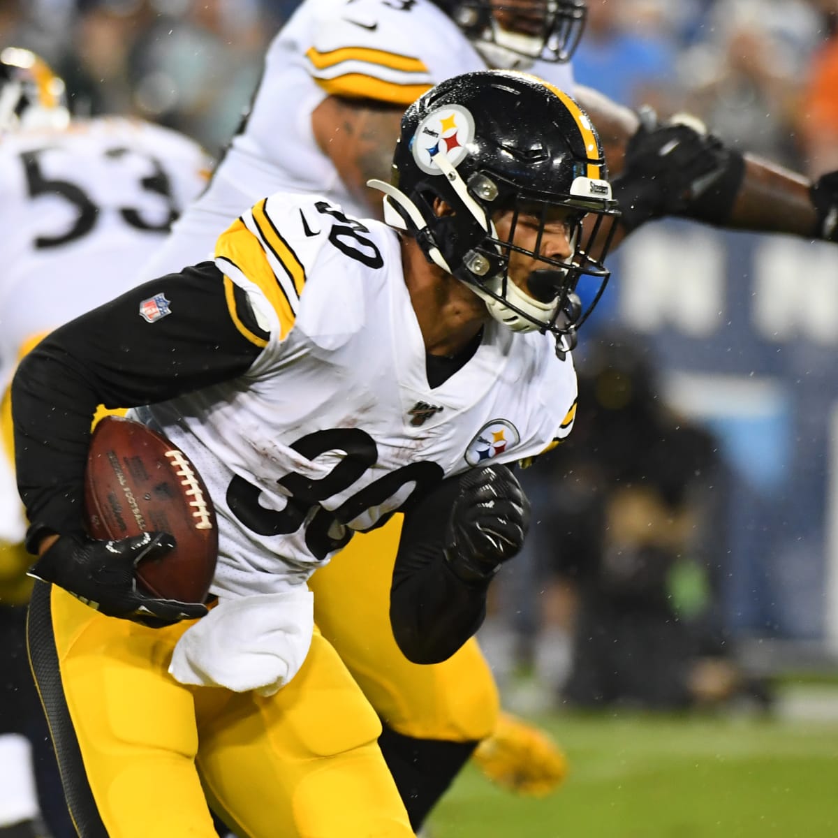 Pittsburgh Steelers RB James Conner not ruled out vs. Patriots