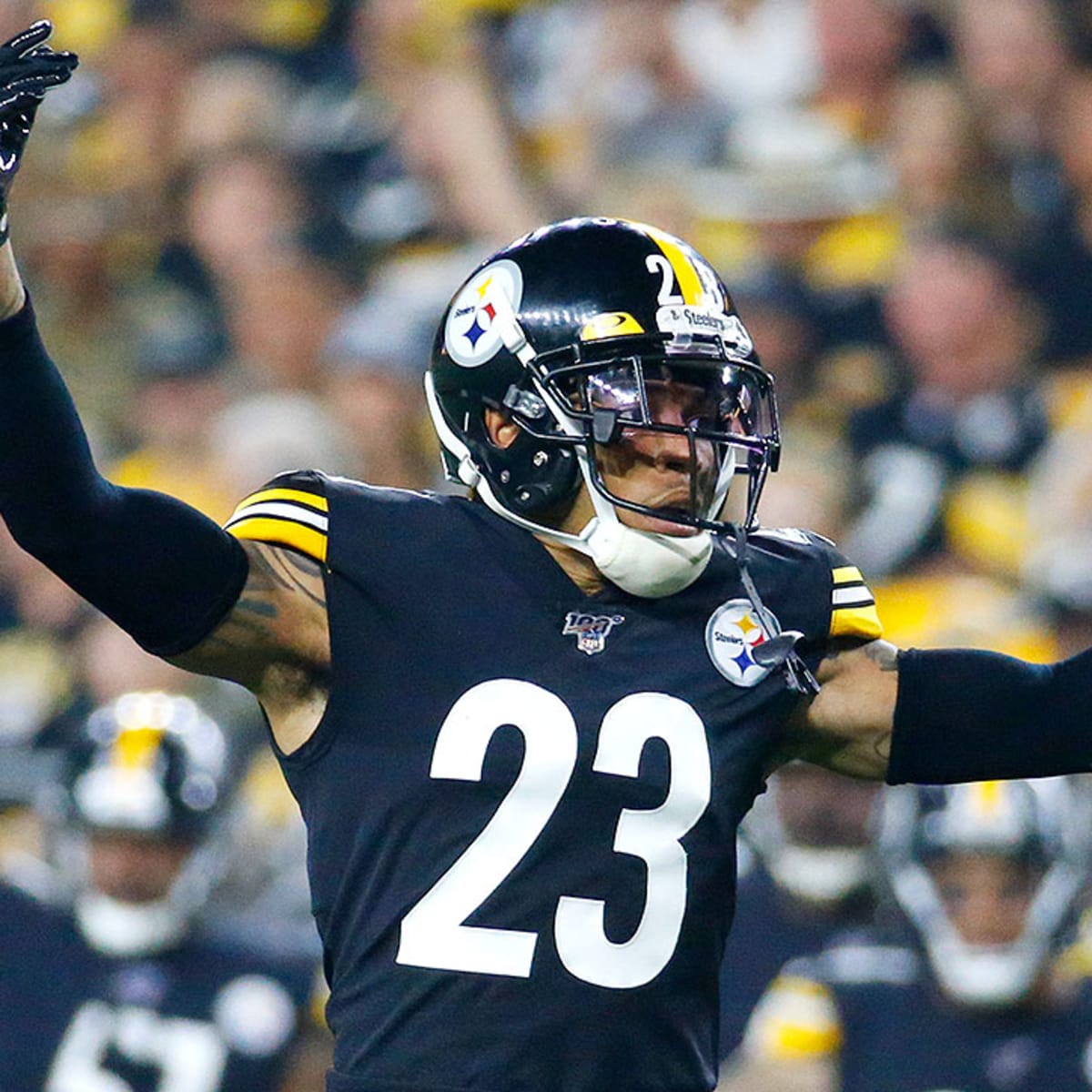 Pittsburgh Steelers cornerback Joe Haden (23) comes up with an