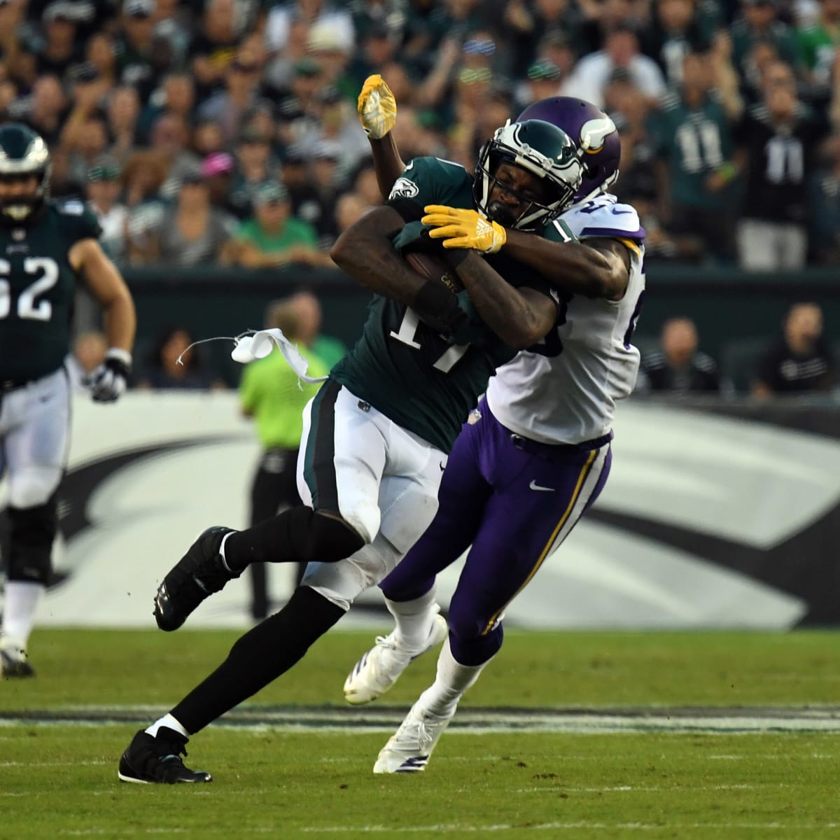 Philadelphia Eagles: Jordan Howard just runs better in midnight green