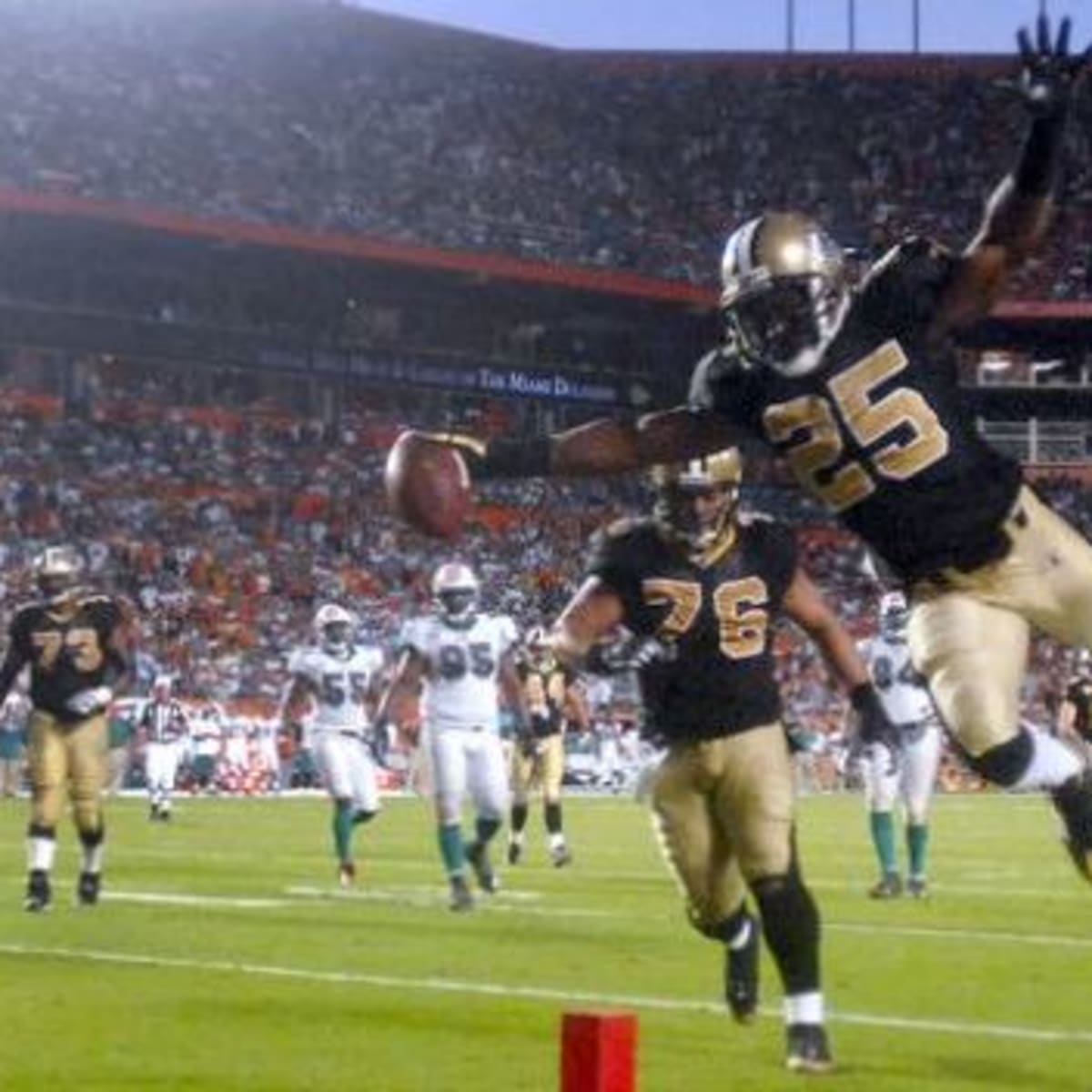 Reggie Bush traded from Saints to Miami Dolphins 