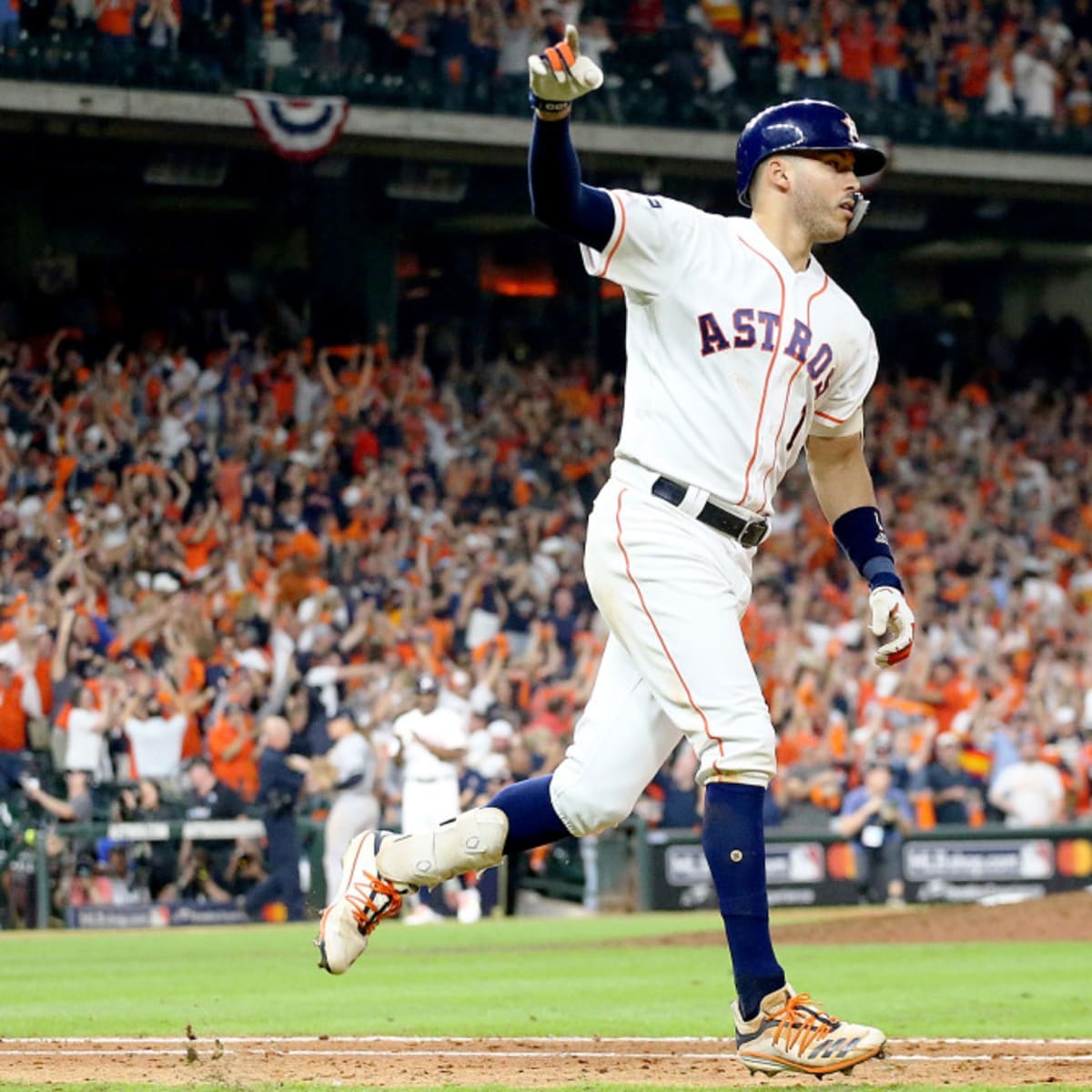Correa's walk-off home run gives Astros win over Yankees in Game 2 of ALCS