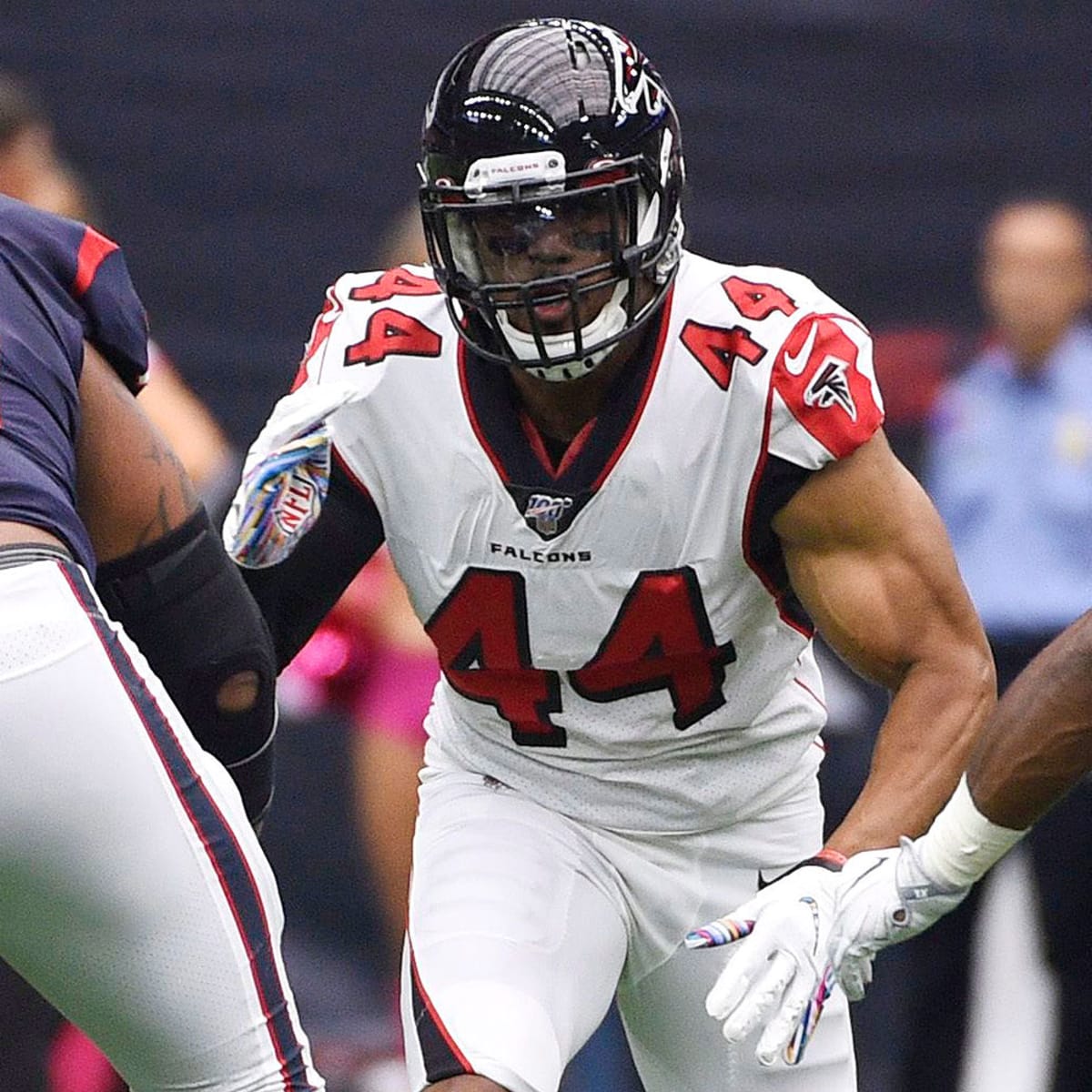 Falcons bolster receiving core with veteran on one-year deal